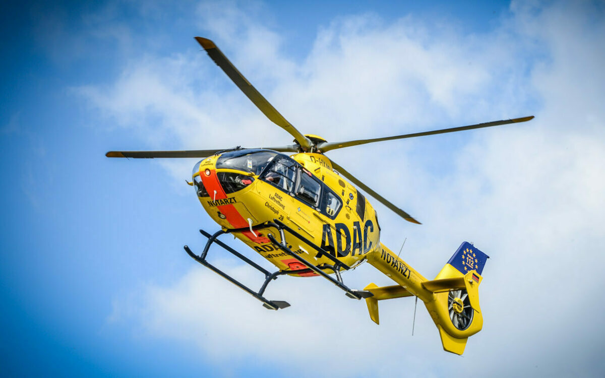 ADAC Rettungshubschrauber Christoph 18 im Anflug ADAC Rettungshubschrauber Christoph 18 im Anflug